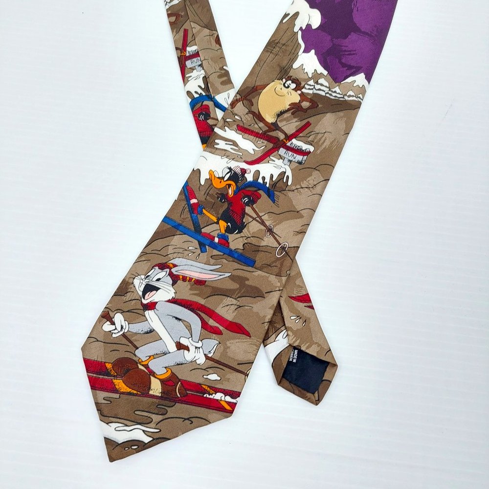 Looney Tunes - Taz, Daffy Duck, Bugs Bunny Skiing Vintage Tie Made In Canada
